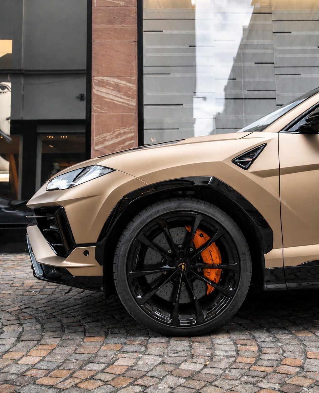 Lamborghini Urus luxury SUV available for lease
